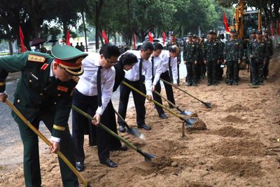 Khai quật khu vực nghi có hố chôn tập thể 70 - 90 liệt sĩ tại Quảng Ngãi