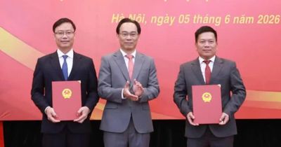 Bộ GD&ĐT bổ nhiệm nhiều giám đốc, hiệu trưởng trường đại học, cao đẳng trực thuộc