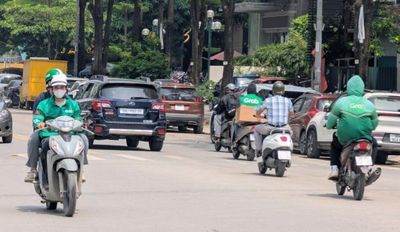 Xăng E10 'ghi điểm' với tài xế công nghệ, mong giá bán hấp dẫn hơn
