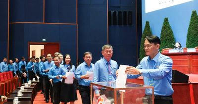 Thủ tướng đối thoại với đại biểu tại phiên bế mạc Đại hội XIV Công đoàn Việt Nam