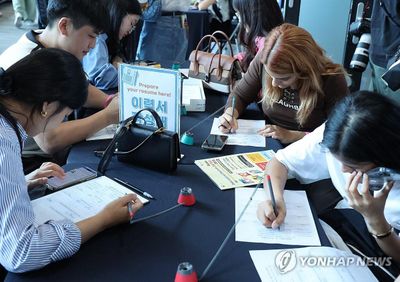 Xu hướng 'nghỉ hưu ngắn hạn' lan rộng trong giới trẻ