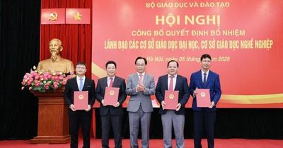 Bộ GD&ĐT bổ nhiệm nhiều giám đốc, hiệu trưởng các trường đại học, cao đẳng trực thuộc