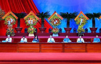 Thủ tướng trao đổi, thảo luận với đại biểu dự Đại hội XIV Công đoàn Việt Nam