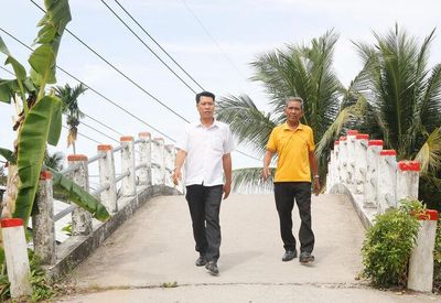 Khi người có uy tín đi trước, làm trước