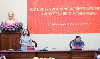 Phó Chủ tịch nước Võ Thị Ánh Xuân làm việc với Ban Thường vụ Tỉnh ủy An Giang