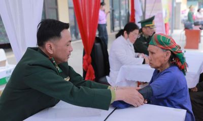 Nghĩa tình thầy thuốc 'quân hàm xanh' (Kỳ 2): Vững 'nền tảng' y tế phên dậu