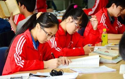 Lần đầu tiên sinh viên được cấp chứng chỉ đại học theo từng chặng học tập