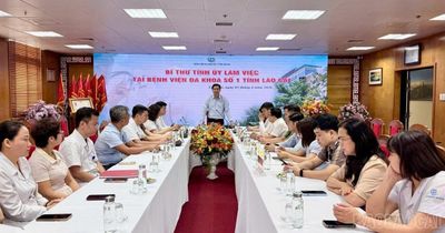 Bí thư Tỉnh ủy Dương Quốc Huy thăm và làm việc tại Bệnh viện Đa khoa số 1