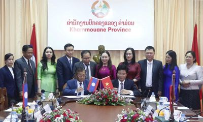 Tăng cường hợp tác, thắt chặt tình đoàn kết hữu nghị giữa hai tỉnh Quảng Trị và Khăm Muồn (Lào)
