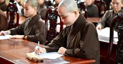 Gần 300 Tăng Ni sinh tham dự kỳ thi tuyển sinh Cử nhân Phật học khóa X - Học viện Phật giáo VN tại Hà Nội