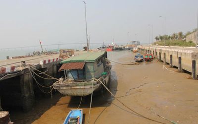 Nghệ An: Luồng lạch bị bồi lắng, cảng cá Cửa Hội thưa thớt tàu thuyền