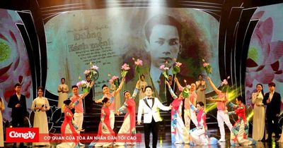 'Hồ Chí Minh - Nguồn sáng dẫn đường'- chương trình nghệ thuật đặc sắc tái hiện hành trình cách mạng vĩ đại của Bác