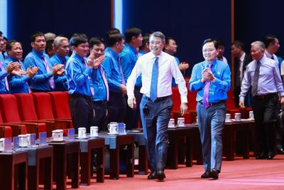 Người lao động là trung tâm của mục tiêu tăng trưởng hai con số