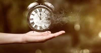 Tại sao thời gian có vẻ trôi nhanh hơn khi lớn tuổi?