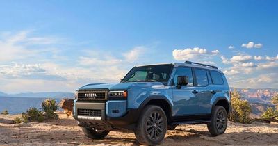 Toyota triệu hồi hơn 13.000 xe Land Cruiser Prado do lỗi hiển thị cảnh báo an toàn