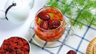 Cẩn thận cơ thể gặp nguy: 5 nhóm người chớ dại mà uống trà táo đỏ kỷ tử