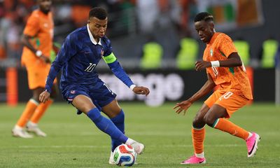 Mbappe đá nửa trận không ghi bàn, Pháp thua ngược Bờ Biển Ngà 1-2