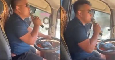 Đang chở khách, tài xế vẫn say sưa hát karaoke sau vô lăng