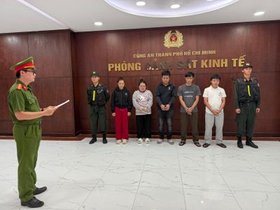 TP.HCM: Phá đường dây sản xuất, buôn bán hơn 23.000 đôi dép giả hiệu Nike, Adidas, Crocs và Gucci