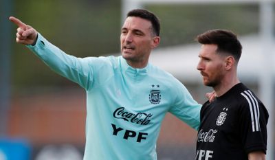 HLV Argentina: Không quyết định bất kỳ việc gì mà chưa hỏi Messi
