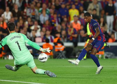 Barca 'bỏ rơi' Rashford?