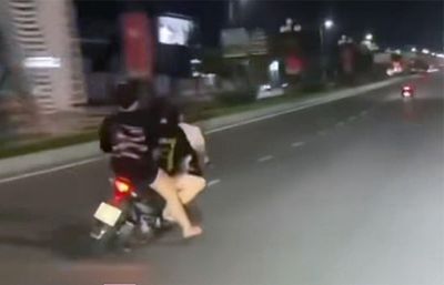 Xử phạt 3 thiếu nữ đánh võng, lạng lách trên đường phố