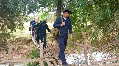 Bám bản, vượt núi tìm hài cốt liệt sĩ trên đất bạn Lào