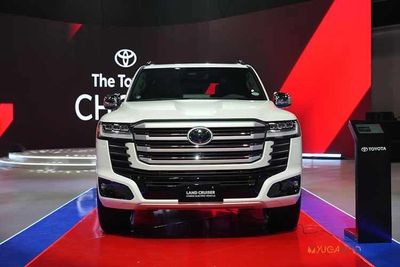 [GALLERY] Cận cảnh Toyota Land Cruiser Hybrid giá hơn 2,9 tỷ, sắp về Việt Nam