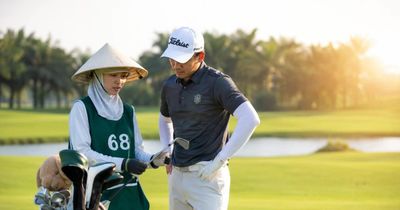 Nghề caddie sân golf: Thu nhập chục triệu đồng nhưng không dễ kiếm