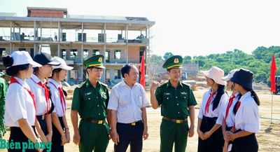 Những người lính quân hàm xanh góp sức xây trường nơi phên giậu Tổ quốc