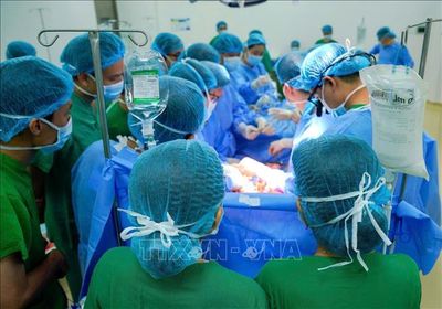 Bé gái 13 tuổi 'hồi sinh' nhờ quả tim hiến tặng của một người đàn ông chết não