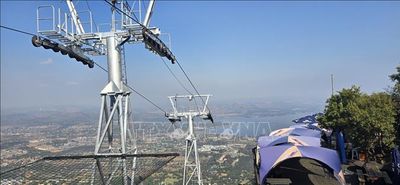 Trải nghiệm tuyến cáp treo chinh phục dãy núi cổ hai tỷ năm tuổi tại Nam Phi