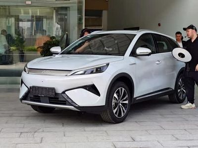SUV điện hạng C công suất 313 mã lực, trang bị tiên tiến, giá hơn 820 triệu đồng