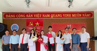 Tiên Phước kết nạp Đảng 4 học sinh ưu tú Trường THPT Phan Châu Trinh