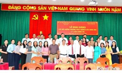 Đồng Tháp: Khai giảng lớp Bồi dưỡng phương pháp nghiên cứu khoa học Lý luận chính trị