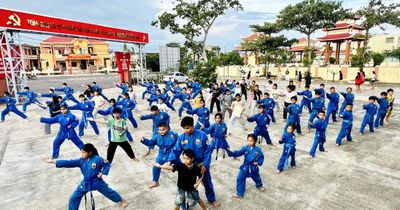 Dạy võ và trao truyền yêu thương