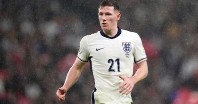 Elliot Anderson: Vì sao Man City và MU sẵn sàng chi đậm cho máy quét của Nottingham Forest?