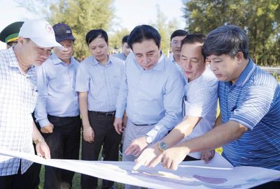 Hướng đến hình thành trung tâm kinh tế biển, đầm phá của miền Trung