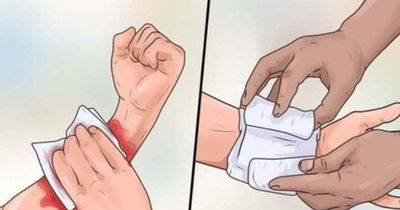 Đắp lá chữa vết thương, bệnh nhân tử vong vì uốn ván