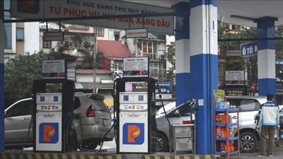 Khó tìm mua xăng E5 tại Hà Nội