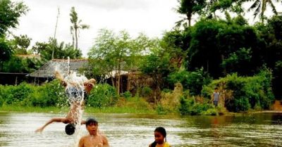 Tuổi thơ những ngày hè bên dòng sông xưa