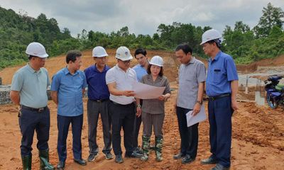 Kiểm tra tiến độ xây dựng trường nội trú liên cấp tại xã Đàm Thủy và Đình Phong