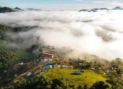 Tăk Pổ (TP Đà Nẵng) hút khách với biển mây giữa đại ngàn