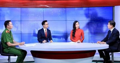 'Phía sau cánh cửa đóng kín: Đừng đợi một đứa trẻ phải kêu cứu'