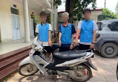 Hà Nội: Bắt nhóm thiếu niên chém người đi đường nếu thấy 'bướng'