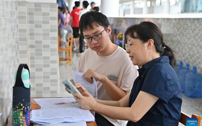 Trung Quốc cảnh báo tình trạng 'AI dự đoán đề thi đại học'