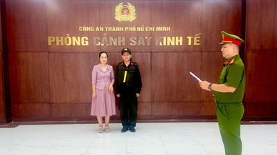 Sao chép ý tưởng thiết kế áo dài 'Thư từ phố thị', chủ sở hữu vải áo dài Đất Lành bị khởi tố