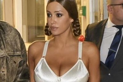 Bianca Censori lạ lẫm