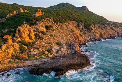 Chấn chỉnh trekking, camping ở Vườn Quốc gia Núi Chúa - Phước Bình