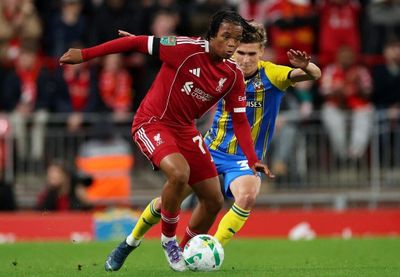 Sao trẻ Liverpool lỡ World Cup vì luật FIFA